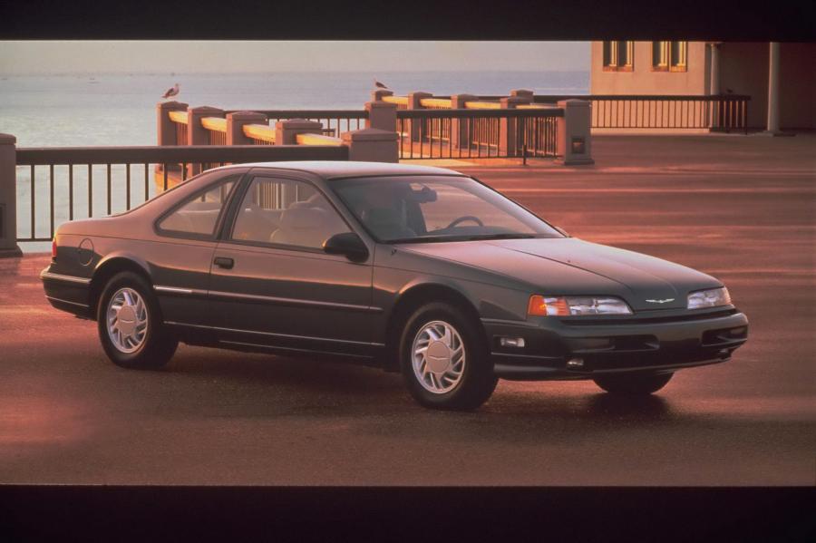  Ford Thunderbird 1990 года  (фото 6 из 8)